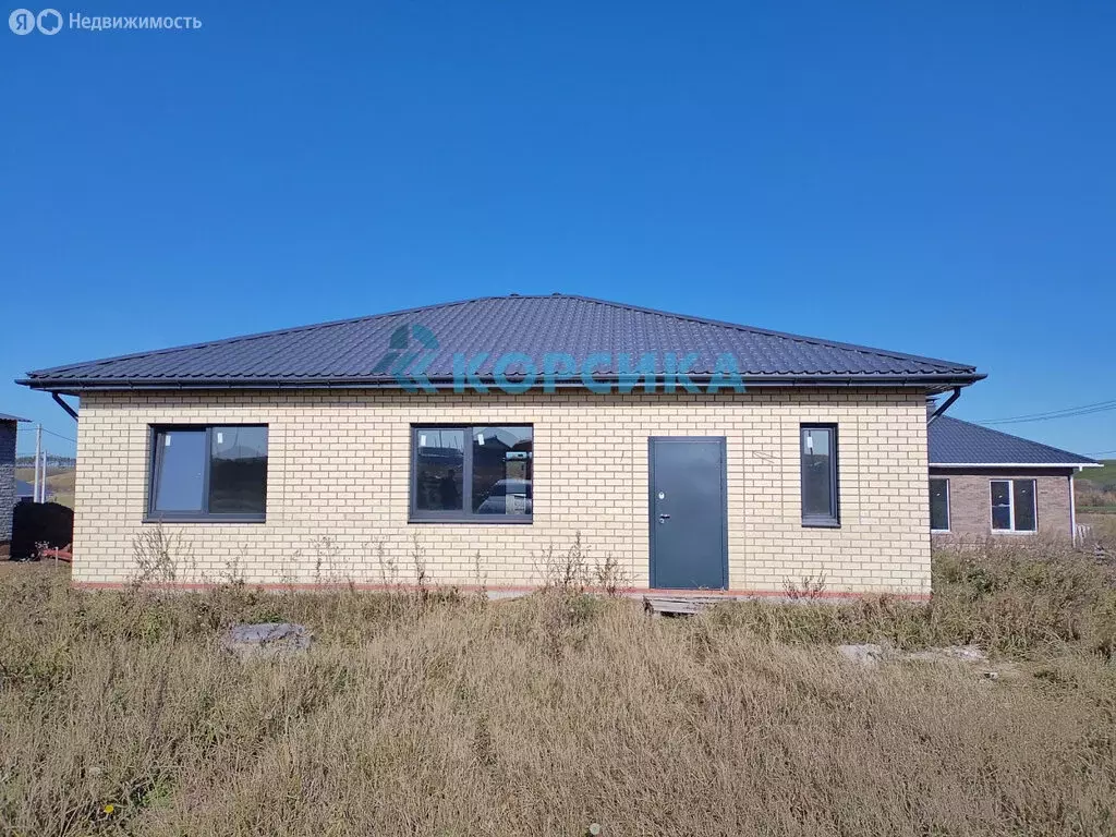 Дом в Тукаевский район, деревня Азьмушкино (100 м) - Фото 1