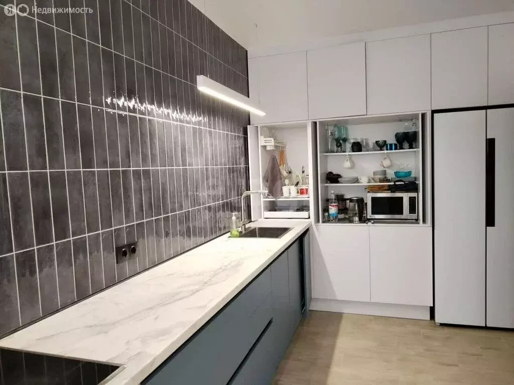 2-комнатная квартира: Пермь, Пермская улица, 10 (78 м) - Фото 1