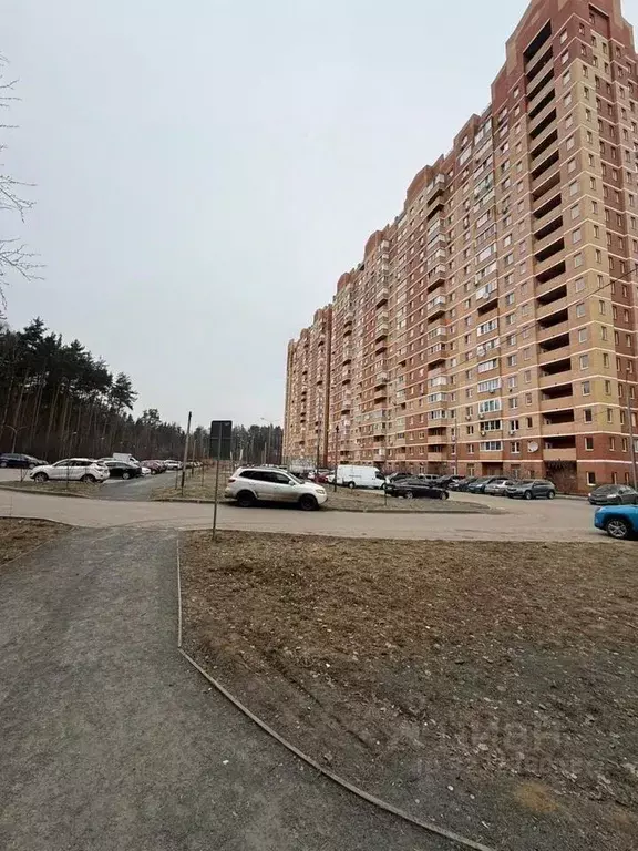 3-к кв. Московская область, Люберцы городской округ, Октябрьский пгт ... - Фото 0