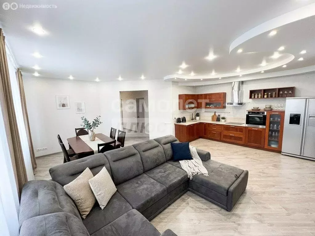 3-комнатная квартира: Омск, проспект Карла Маркса, 72 (105 м) - Фото 2