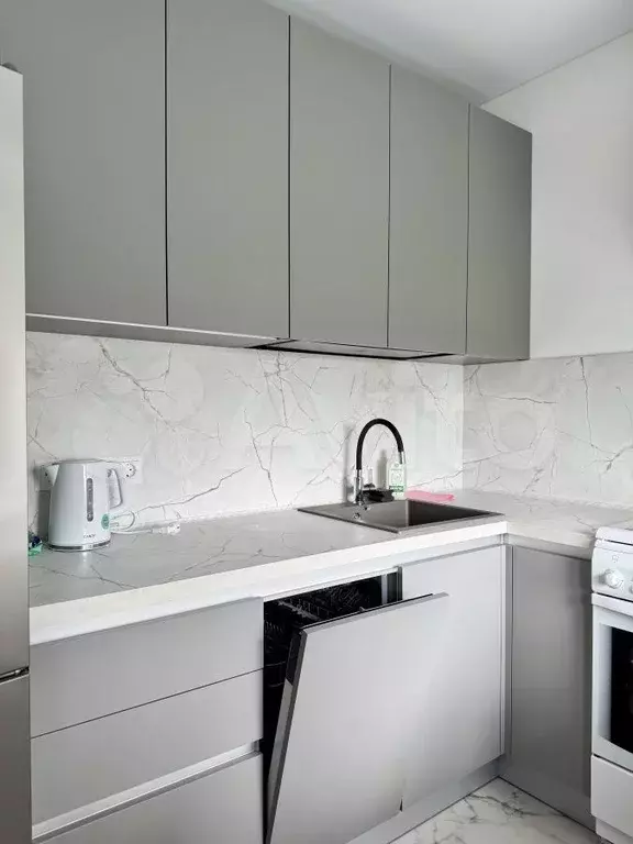 1-к. квартира, 32 м, 8/9 эт. - Фото 1