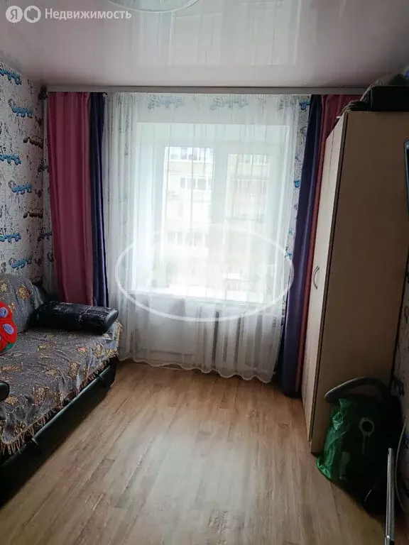 3-комнатная квартира: Глазов, улица 70 лет Октября, 13 (56 м) - Фото 1