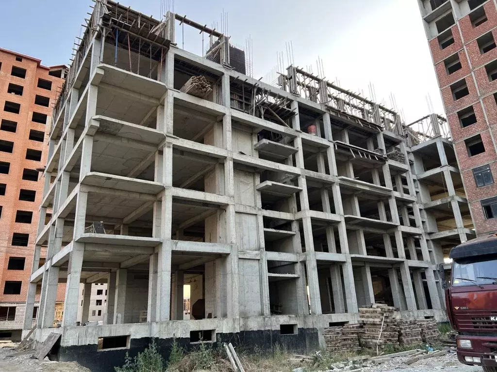 2-к кв. Дагестан, Махачкала просп. Насрутдинова, 256Ак2 (83.0 м) - Фото 1