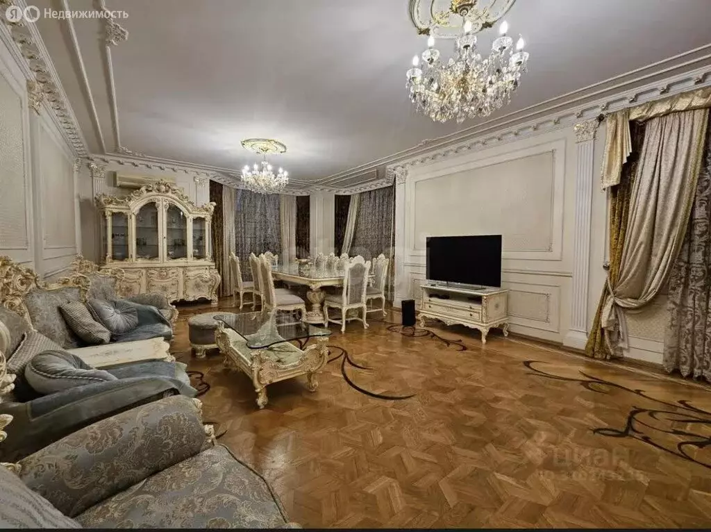 4-комнатная квартира: Москва, Давыдковская улица, 3 (216 м) - Фото 0