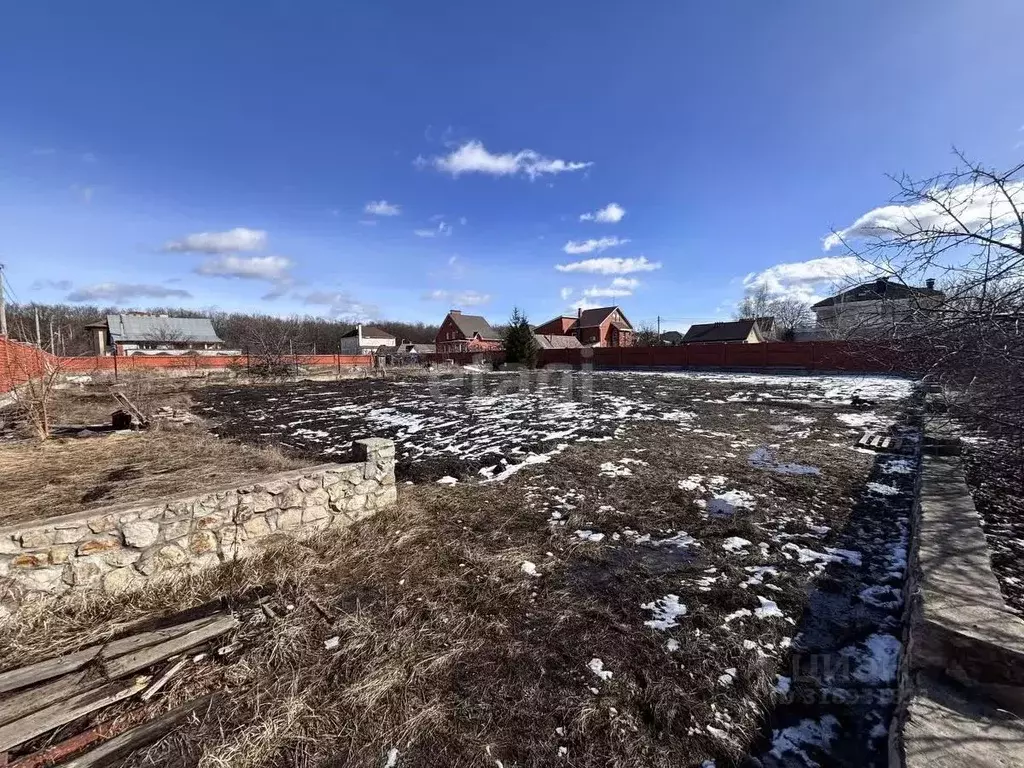 Участок в Белгородская область, Старый Оскол пер. 1-й Володин (8.0 ... - Фото 0