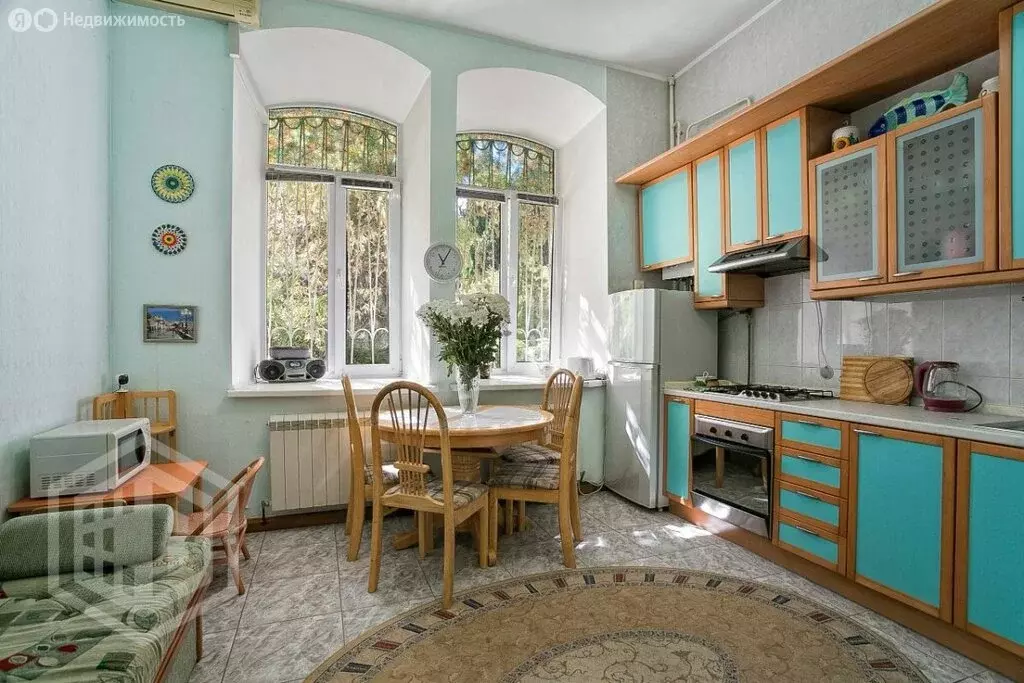 1-комнатная квартира: Ялта, улица Пальмиро Тольятти, 13А (49.5 м) - Фото 1