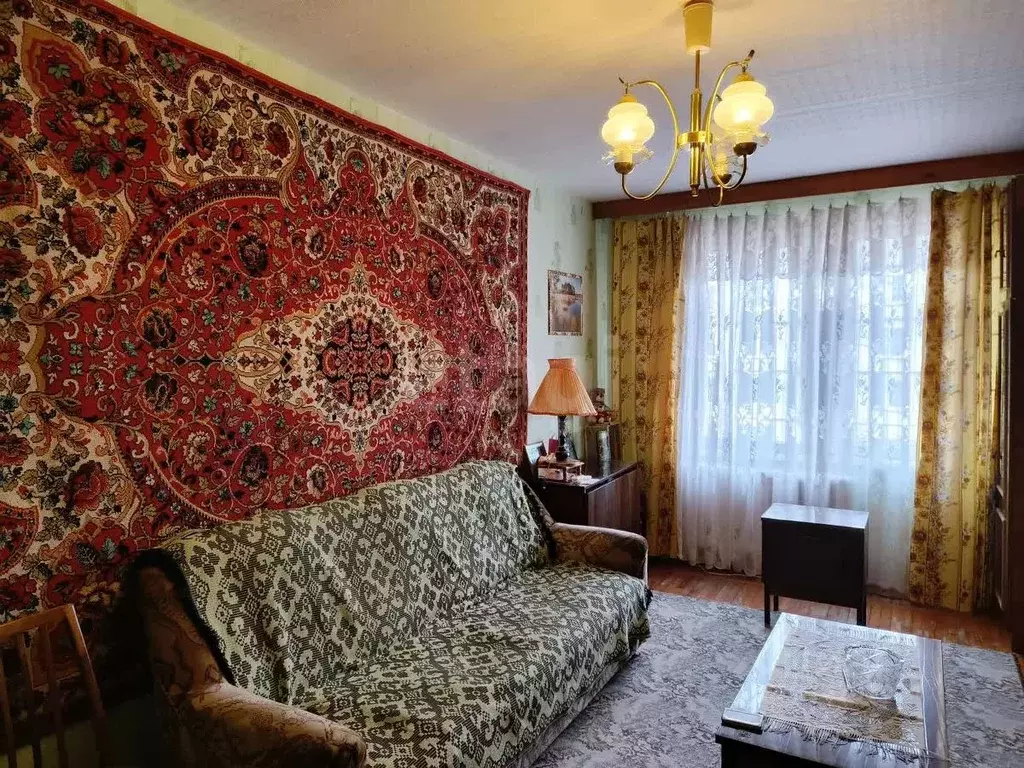 2-к кв. Псковская область, Остров ул. ДОС, 18 (47.1 м) - Фото 1
