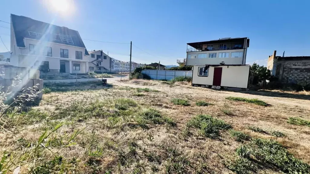 Участок в Крым, Судак бул. Ореховый (5.8 сот.) - Фото 1