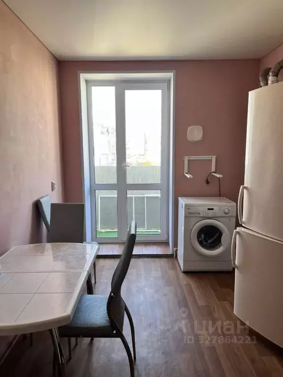 3-к кв. Волгоградская область, Волгоград ул. Добрушина, 12А (71.5 м) - Фото 1