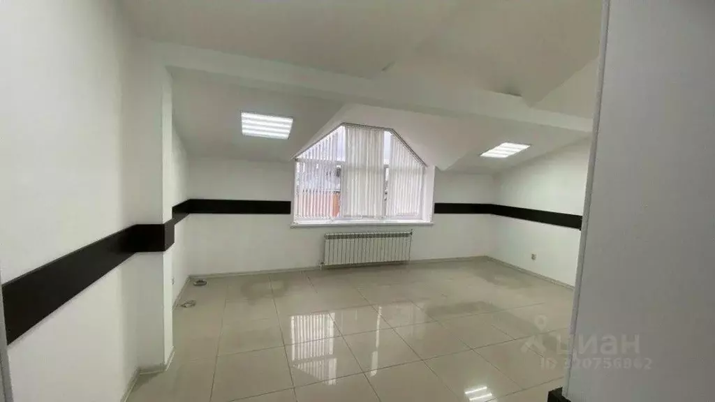 Офис в Татарстан, Набережные Челны ул. Абдуллы Алиша, 9 (40 м) - Фото 1