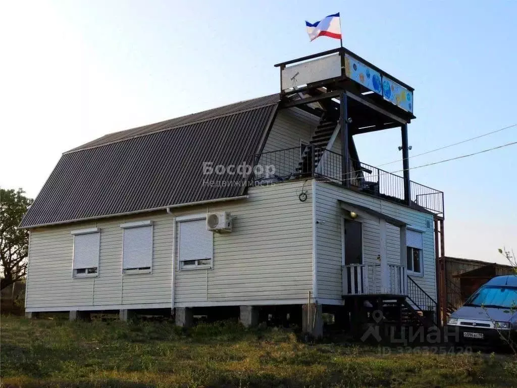 Дом в Крым, Кировский район, Первомайское с/пос, с. Отважное ул. ... - Фото 1