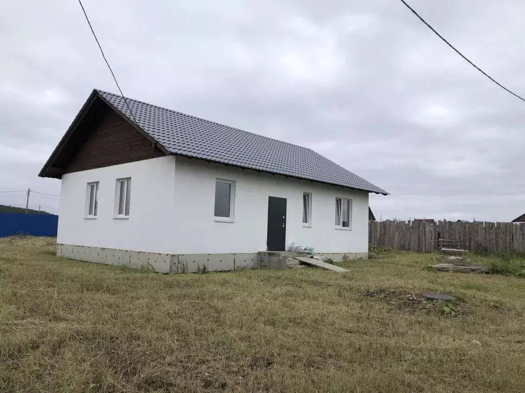 Коттедж в Свердловская область, Белоярский муниципальный округ, с. ... - Фото 1