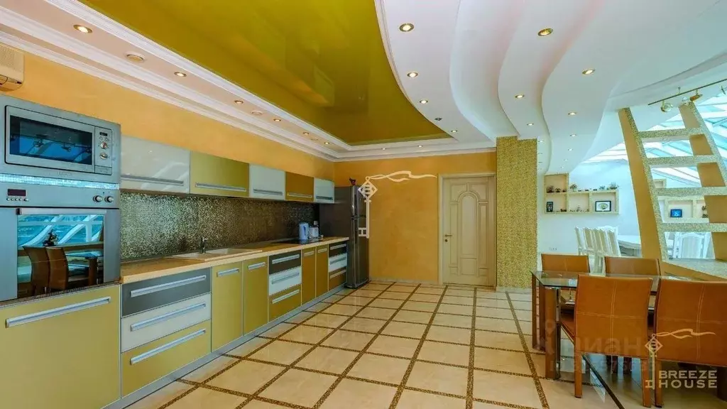 6-к кв. Крым, Ялта ул. Гоголя, 4 (350.0 м) - Фото 1