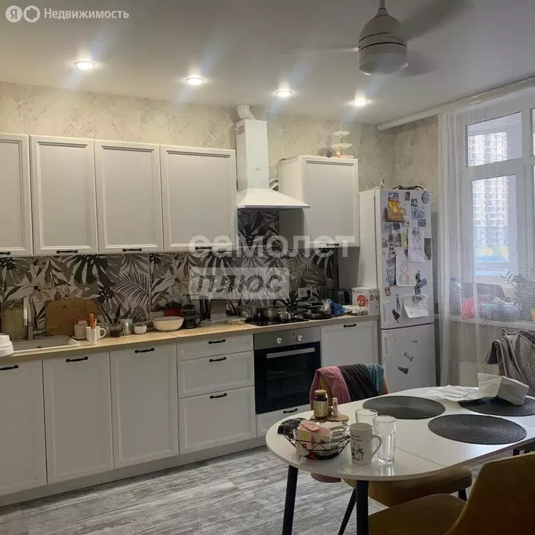 2-комнатная квартира: Краснодар, улица Григория Булгакова, 10 (58 м) - Фото 1