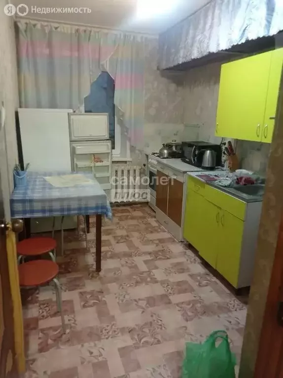 3-комнатная квартира: посёлок городского типа Кумёны, улица Гагарина, ... - Фото 1