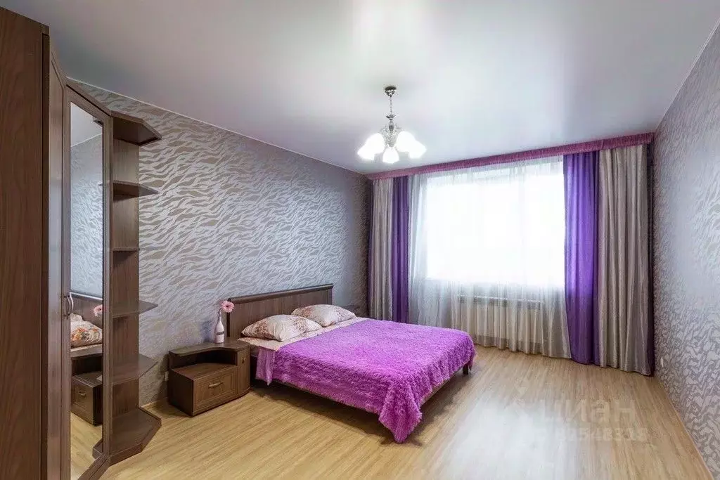 3-к кв. Омская область, Омск Звездная ул, 12 (80.0 м) - Фото 0