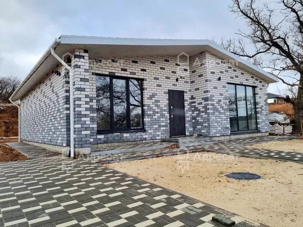 Дом в Волгоградская область, Волгоград ул. Джамбула Джабаева (103 м) - Фото 2