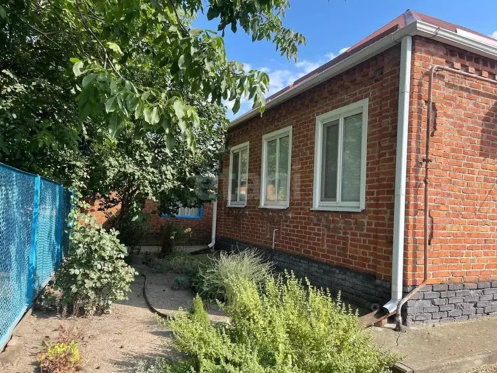 Дом в Краснодарский край, Кореновский район, Дядьковская ст-ца ... - Фото 1