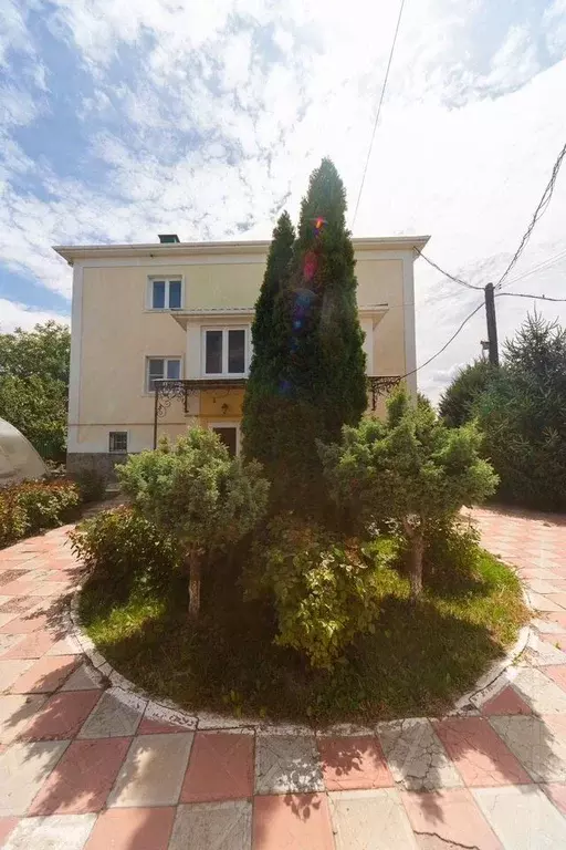 Коттедж в Астраханская область, Астрахань ул. 1-я Заречная, 37 (340 м) - Фото 1