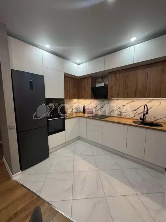 1-к кв. Тюменская область, Тюмень ул. Газовиков, 73 (53.8 м) - Фото 1