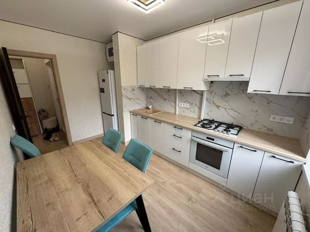 3-к кв. Крым, Симферополь ул. 60 лет Октября, 26 (60.0 м) - Фото 1
