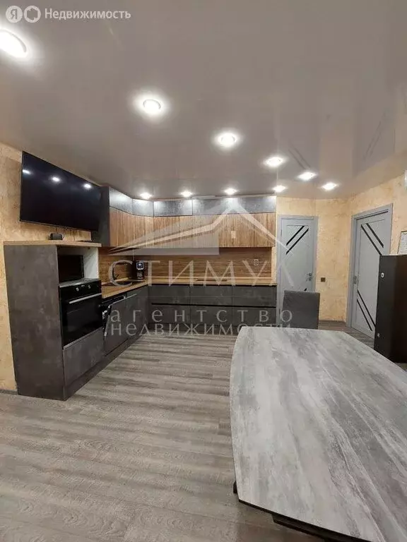 2-комнатная квартира: Саратов, улица имени Ф.А. Блинова, 35 (65 м) - Фото 1