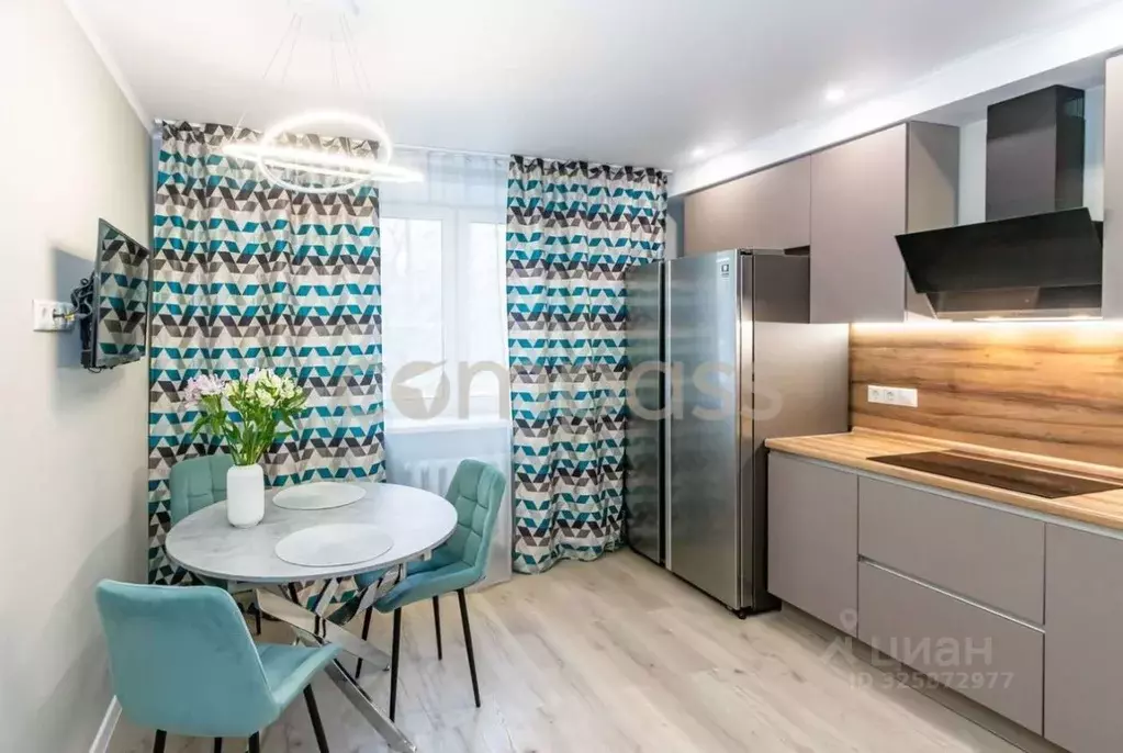 3-к кв. Тюменская область, Тюмень ул. Демьяна Бедного, 102 (100.8 м) - Фото 2