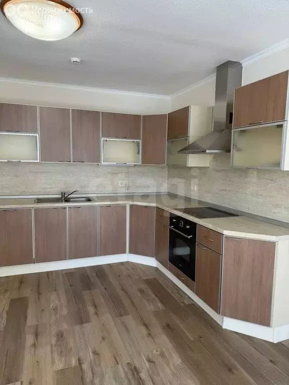 3-комнатная квартира: Южно-Сахалинск, улица Солнечного Света, 4 (76 м) - Фото 2