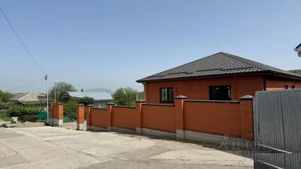 Дом в Ставропольский край, Предгорный муниципальный округ, с. Юца ул. ... - Фото 2