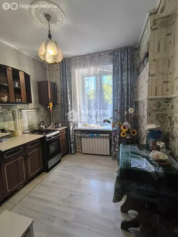3-комнатная квартира: Омск, Краснознамённая улица, 6 (65.6 м) - Фото 1