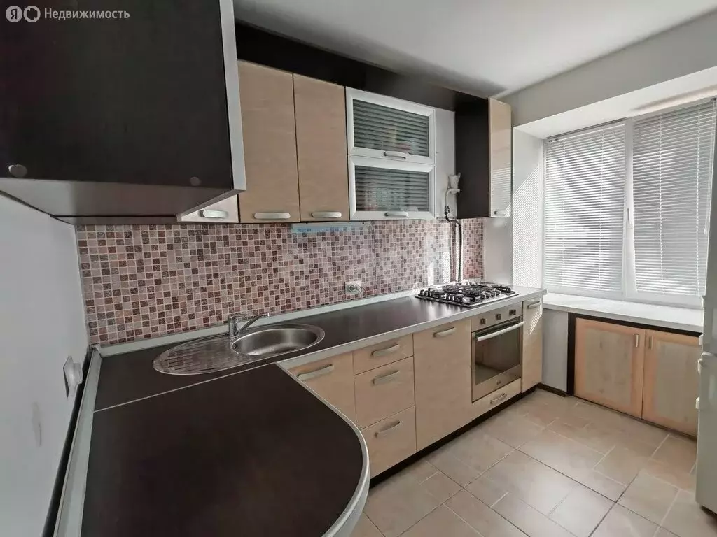 3-комнатная квартира: Челябинск, Российская улица, 59Б (58.4 м) - Фото 1