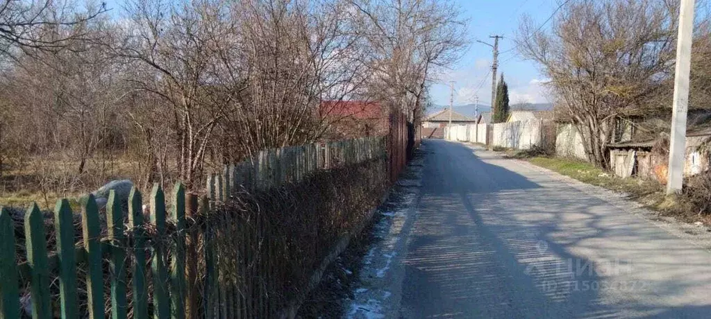 Участок в Севастополь с. Орлиное, ул. Грунской, 18 (7.3 сот.) - Фото 0