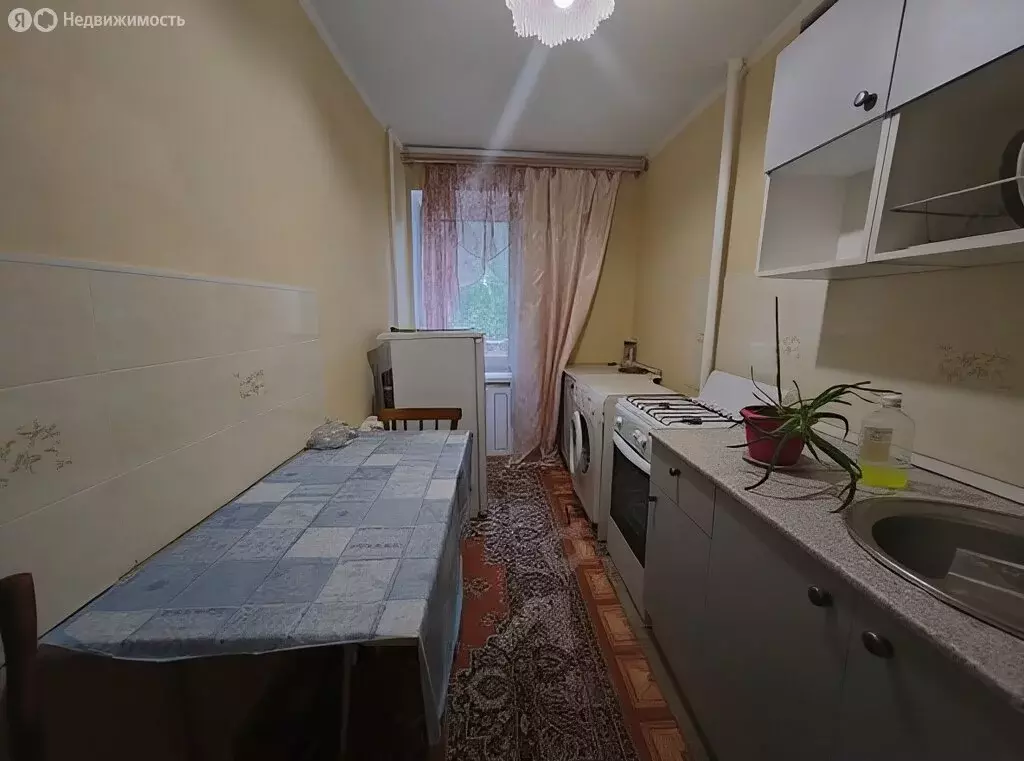 1-комнатная квартира: Саратов, улица имени С.Т. Разина, 80 (20 м) - Фото 0