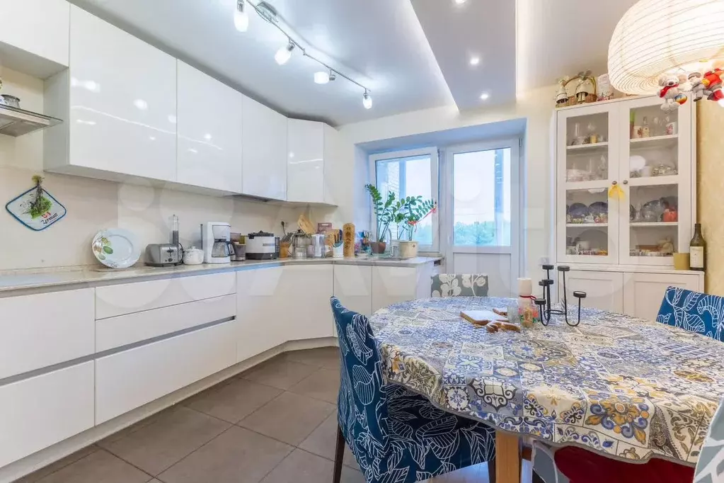 3-к. квартира, 90 м, 2/6 эт. - Фото 0