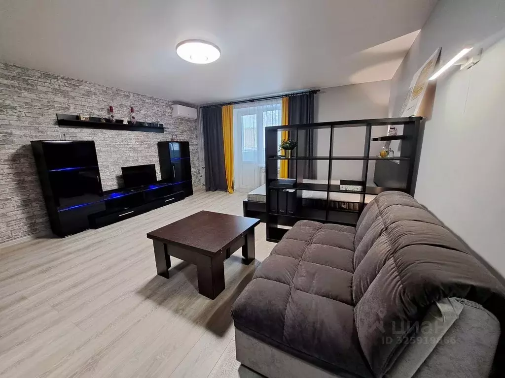 1-к кв. Крым, Симферополь ул. Кечкеметская, 101 (41.0 м) - Фото 1