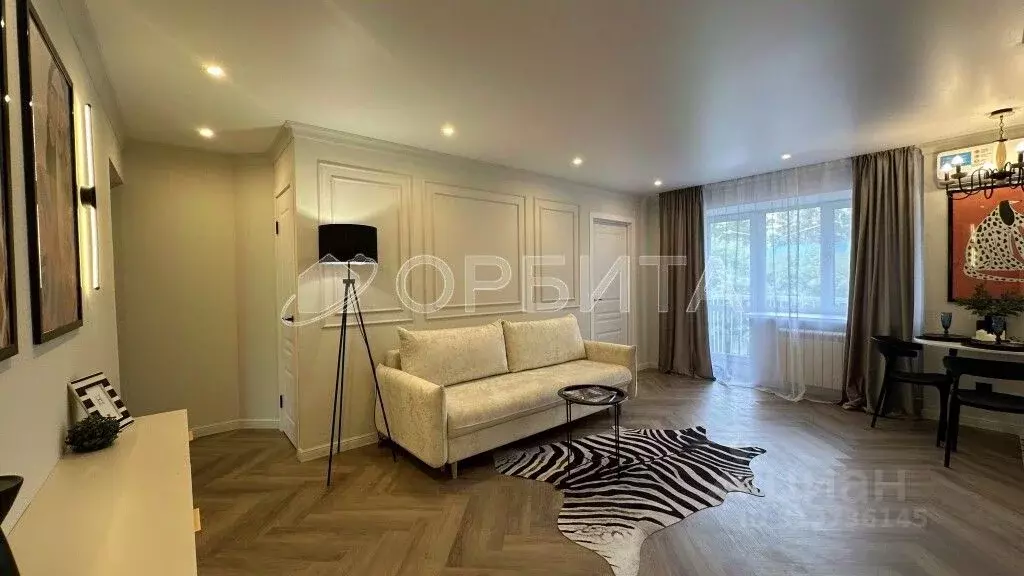 3-к кв. Тюменская область, Тюмень ул. Мельникайте, 90А (54.6 м) - Фото 1