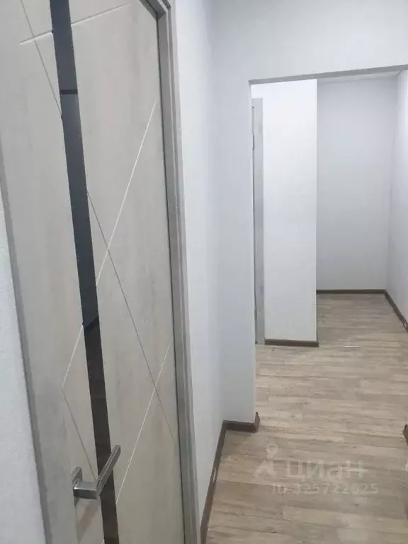 1-к кв. Белгородская область, Старый Оскол Макаренко мкр, 19 (40.0 м) - Фото 1