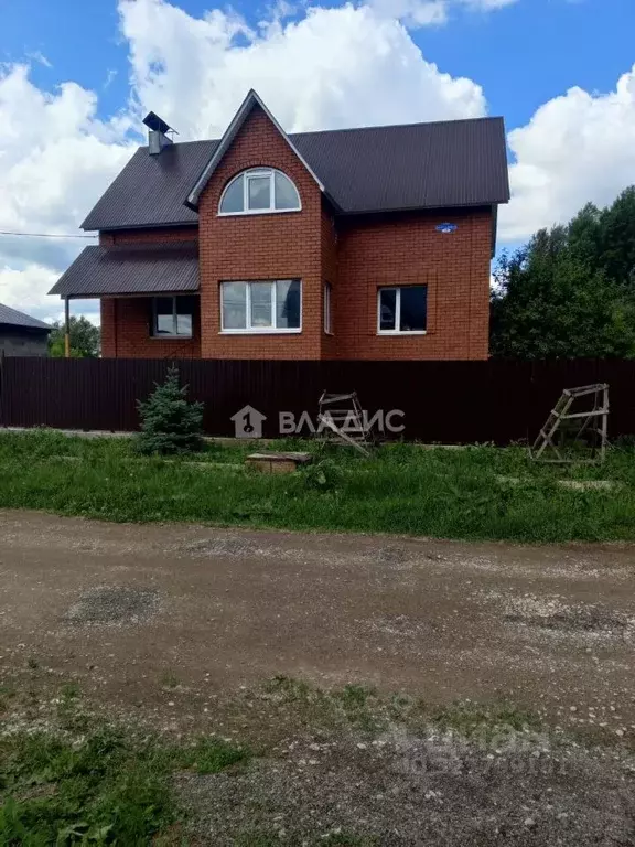 Дом в Башкортостан, Стерлитамак ул. Муртазина, 13 (204 м) - Фото 1