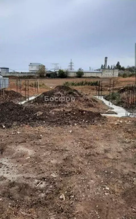 Участок в Крым, Феодосия муниципальный округ, с. Ближнее ул. Луговая ... - Фото 1