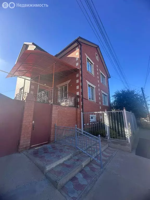 Дом в Астрахань, улица Бубнова, 12 (220 м) - Фото 0