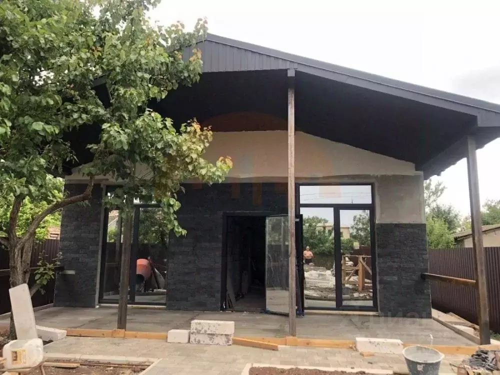 Дом в Крым, Сакский район, Новофедоровка пгт пер. Севастопольский (62 ... - Фото 1