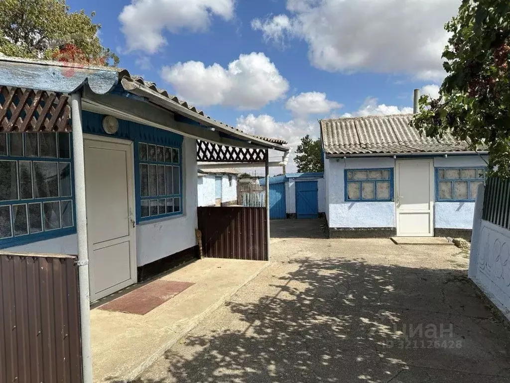 Дом в Крым, Сакский район, с. Воробьево  (60 м) - Фото 1
