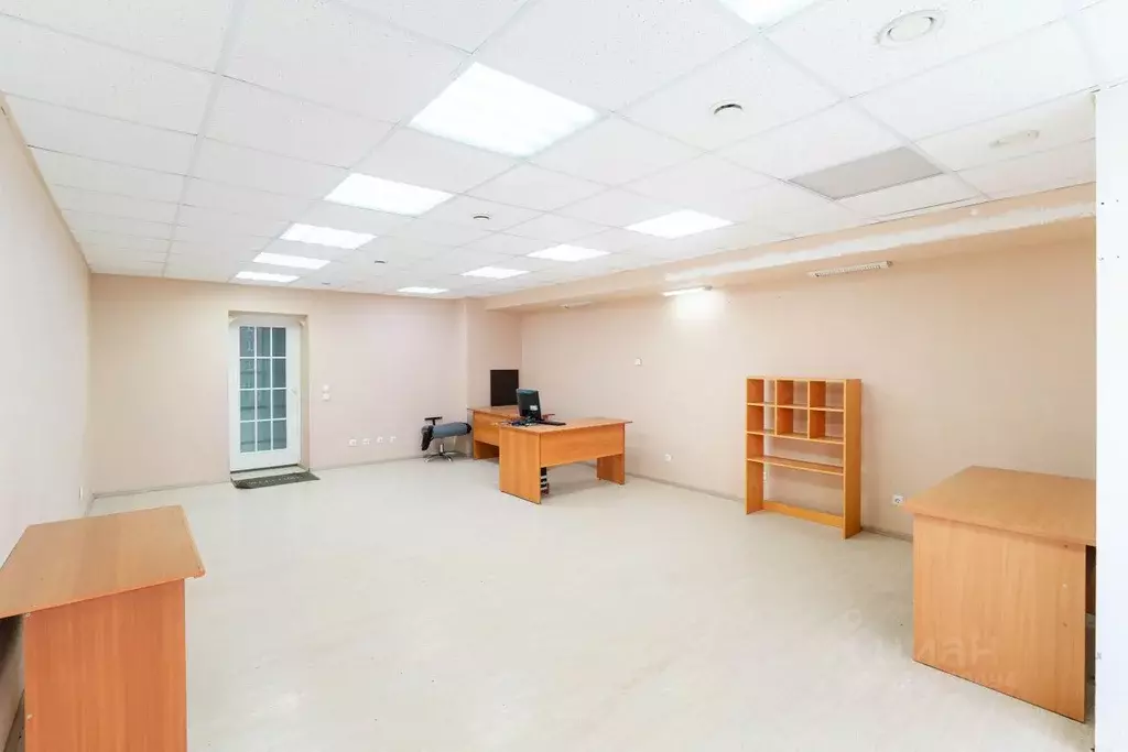 Помещение свободного назначения в Омская область, Омск просп. Карла ... - Фото 2