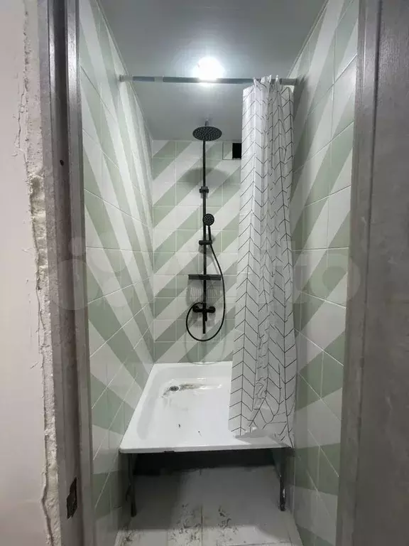 Комната 18 м в 2-к., 1/5 эт. - Фото 0