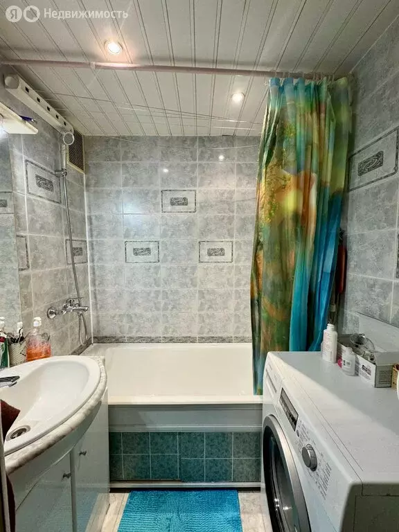 3-комнатная квартира: Новый Уренгой, район Северная Жилая Часть, ... - Фото 1