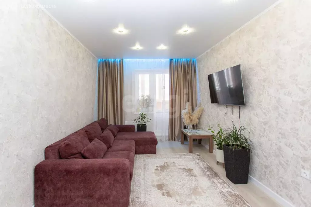 2-комнатная квартира: Тобольск, 15-й микрорайон, 11 (63.5 м) - Фото 2