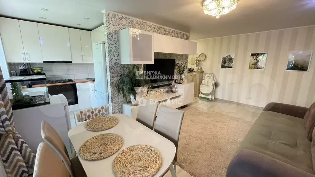 3-к. квартира, 56,1 м, 4/4 эт. - Фото 1