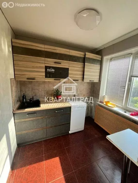 3-комнатная квартира: Саяногорск, микрорайон Интернациональный, 11 (62 ... - Фото 1