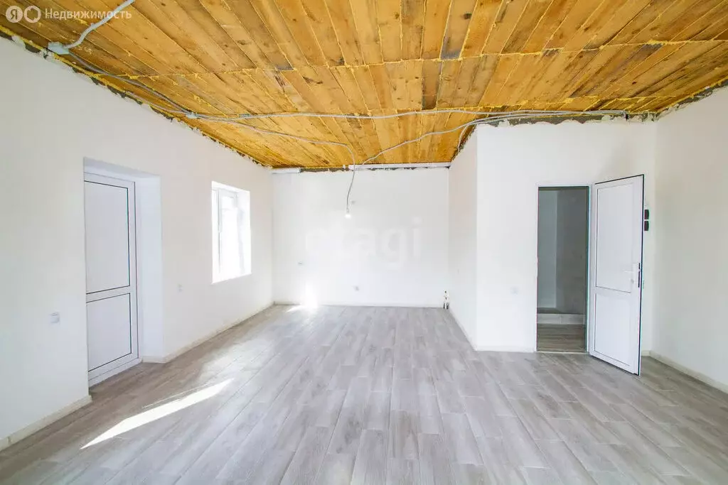 Квартира-студия: Заводоуковск, Солнечная улица, 15 (40 м) - Фото 2