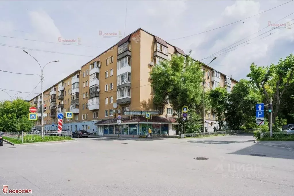 3-к кв. Свердловская область, Екатеринбург ул. Бажова, 55 (62.2 м) - Фото 0